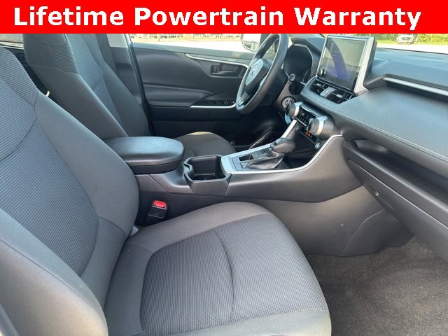 Used 2025 Toyota RAV4 LE image 10