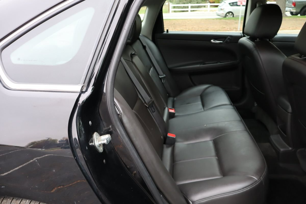Used 2013 Chevrolet Impala LTZ FWD image 21