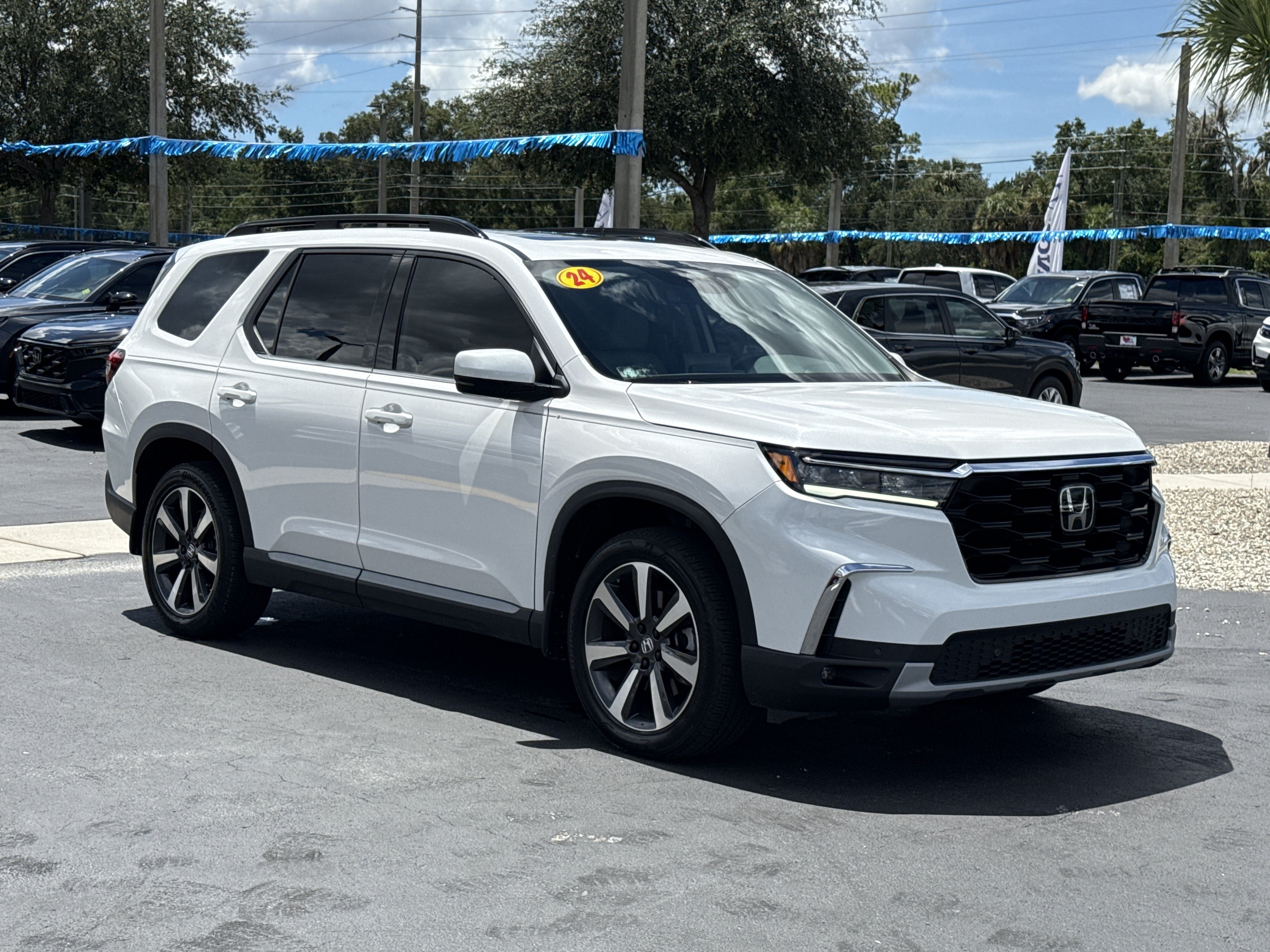 Certified 2024 Honda Pilot Touring image 5
