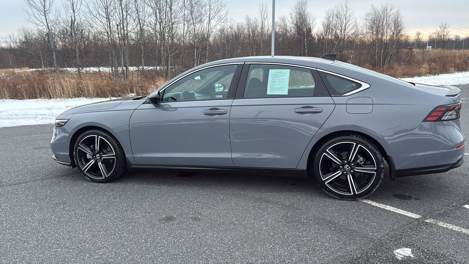 Used 2023 Honda Accord Sport image 11