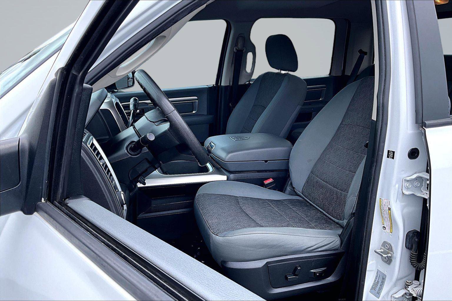 Used 2017 RAM 2500 SLT AWD/4WD image 25