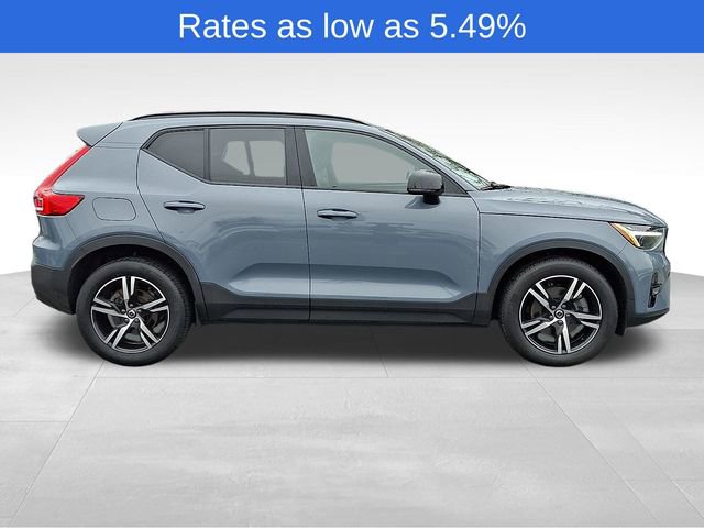 Certified 2023 Volvo XC40 B5 Plus w/ Climate Package image 9