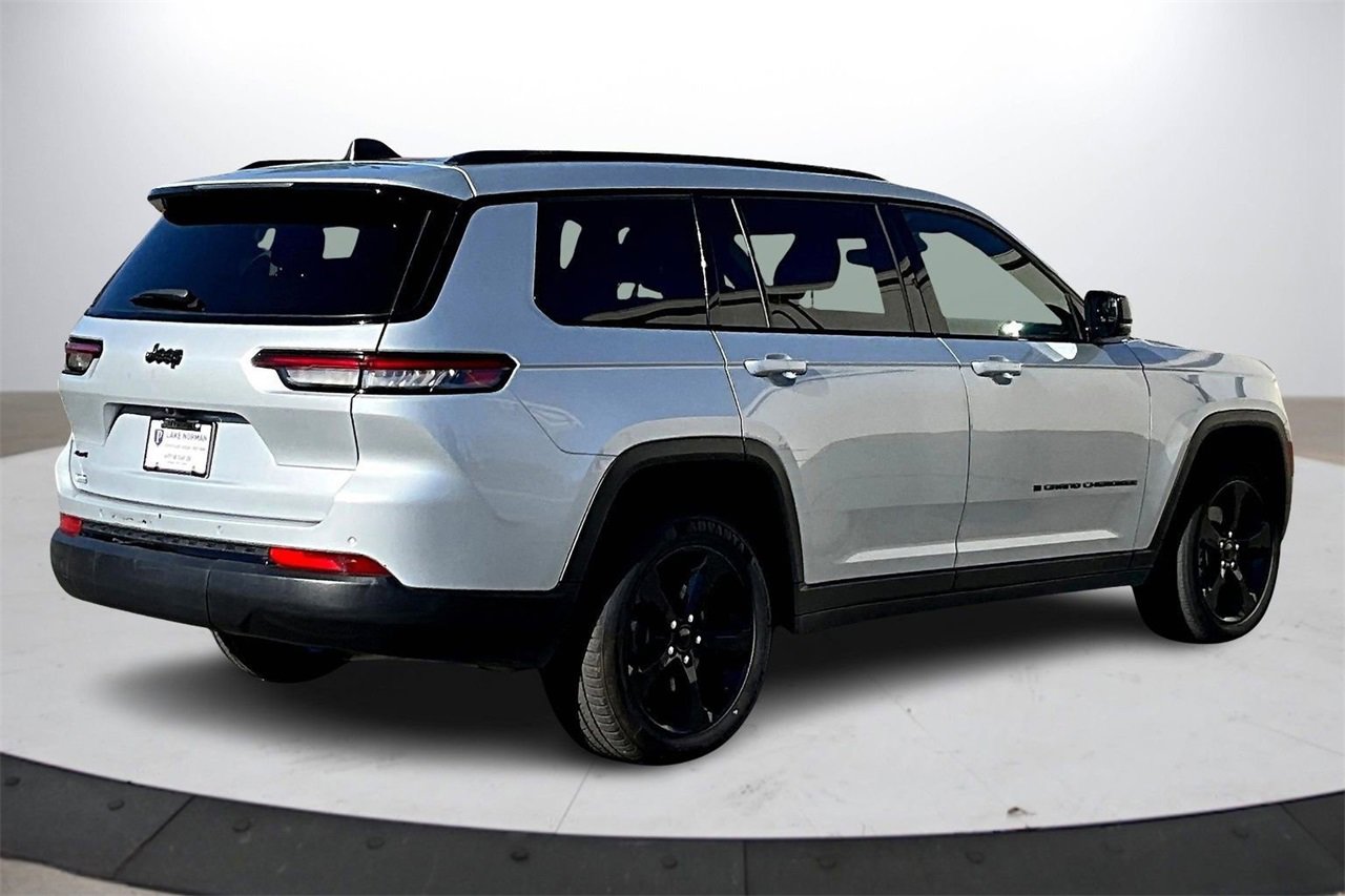 Used 2023 Jeep Grand Cherokee L Laredo image 8