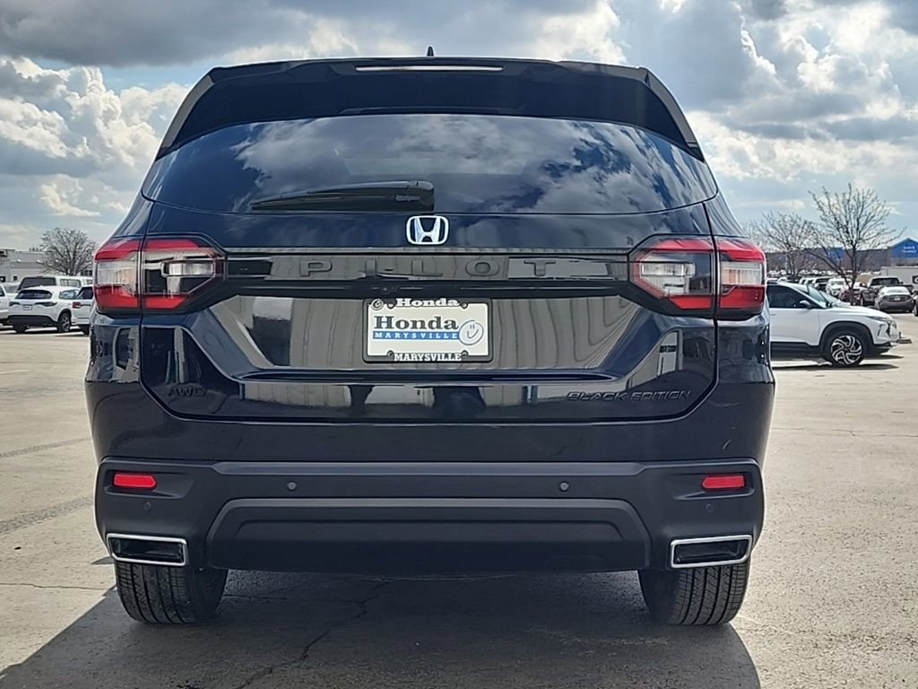 Certified 2025 Honda Pilot Black Edition image 6