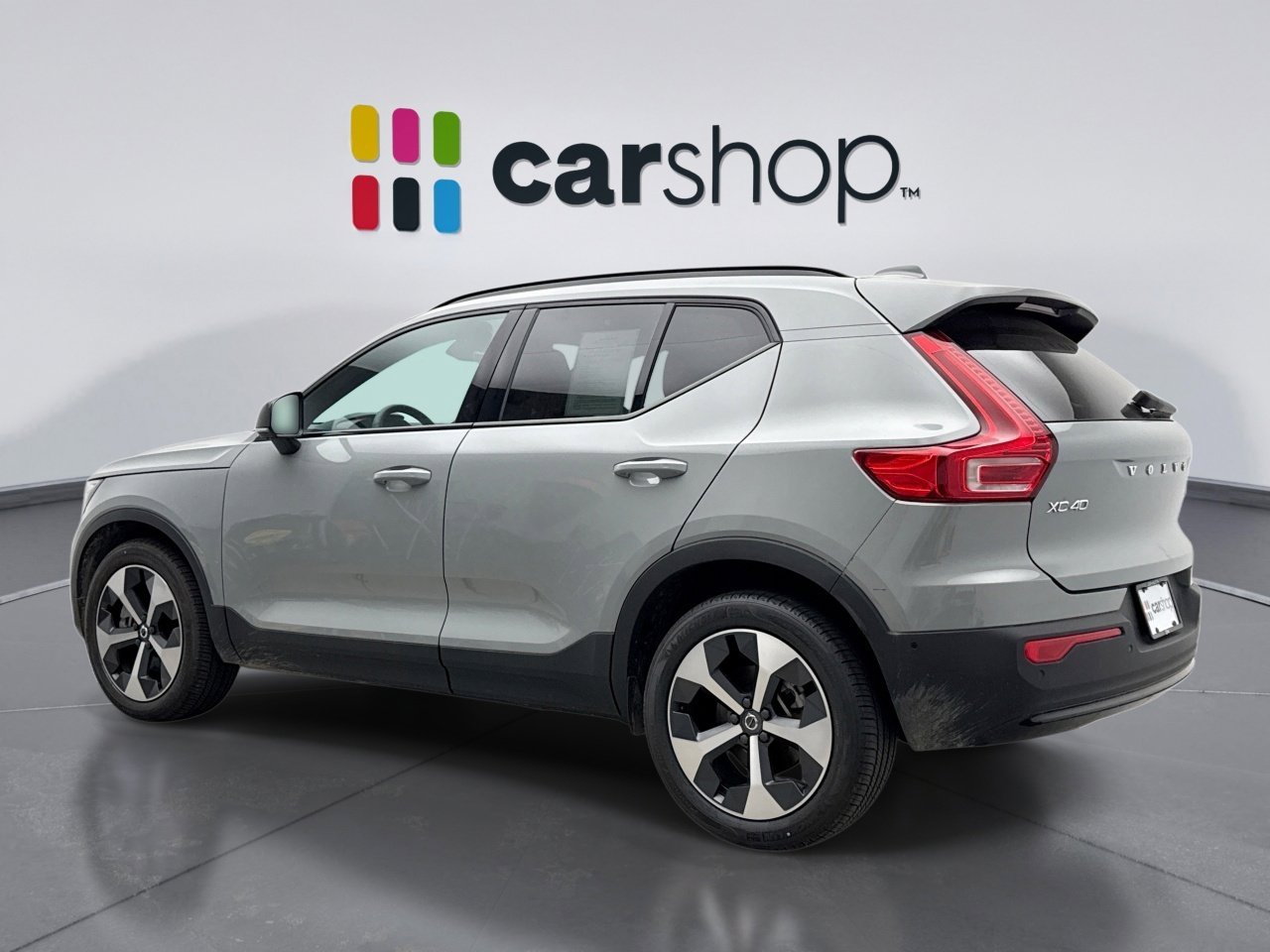 Used 2025 Volvo XC40 B5 Plus AWD/4WD image 3