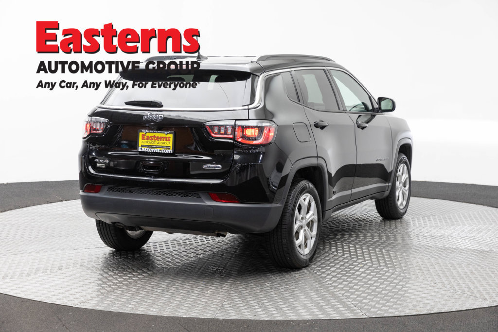 Used 2024 Jeep Compass Latitude AWD/4WD image 7