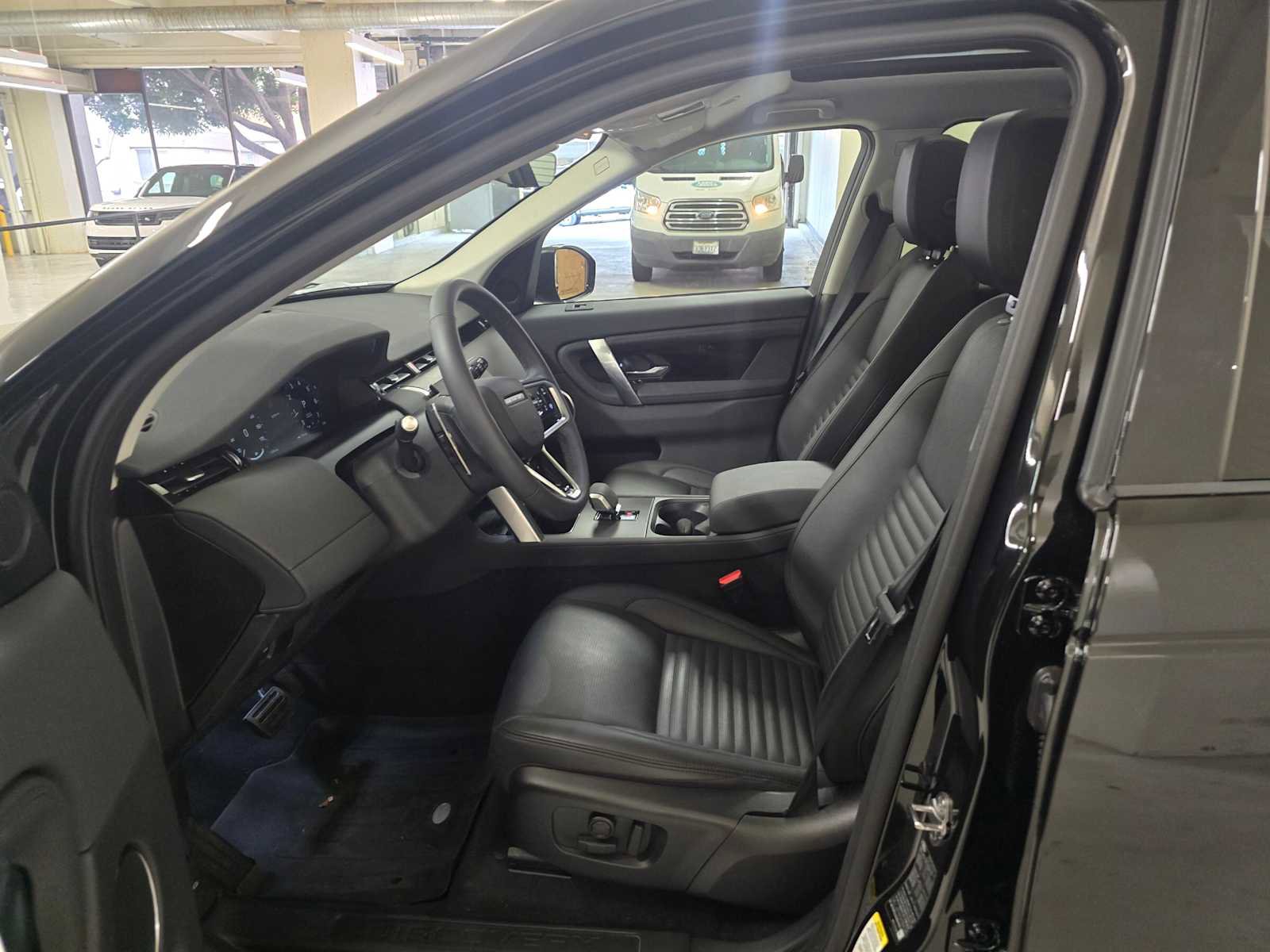 Used 2025 Land Rover Discovery Sport S image 23