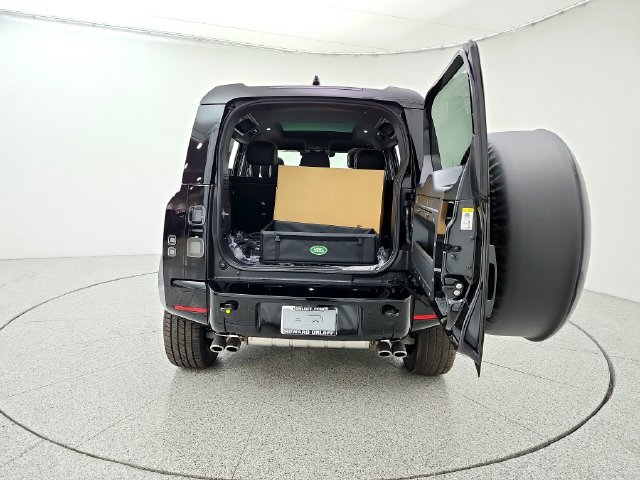 New 2026 Land Rover Defender 110 V8 AWD/4WD image 19