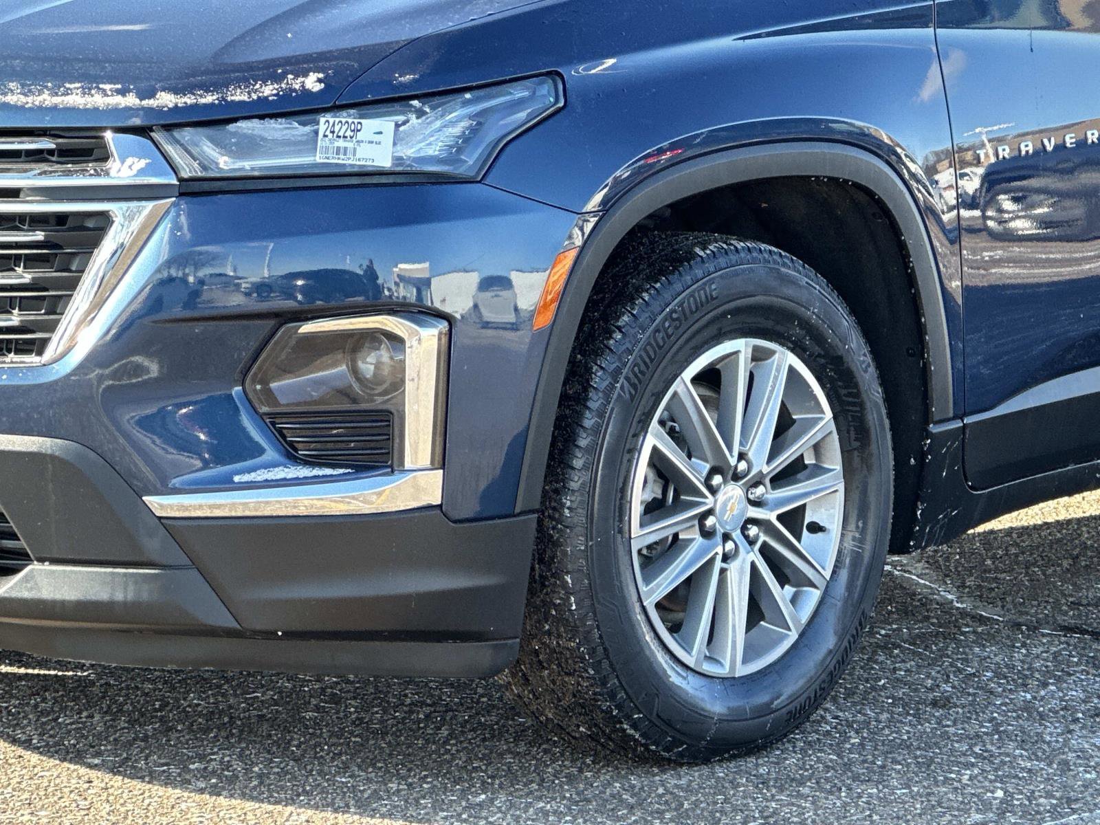 Certified 2023 Chevrolet Traverse LT w/ Rear Camera Mirror Package image 7