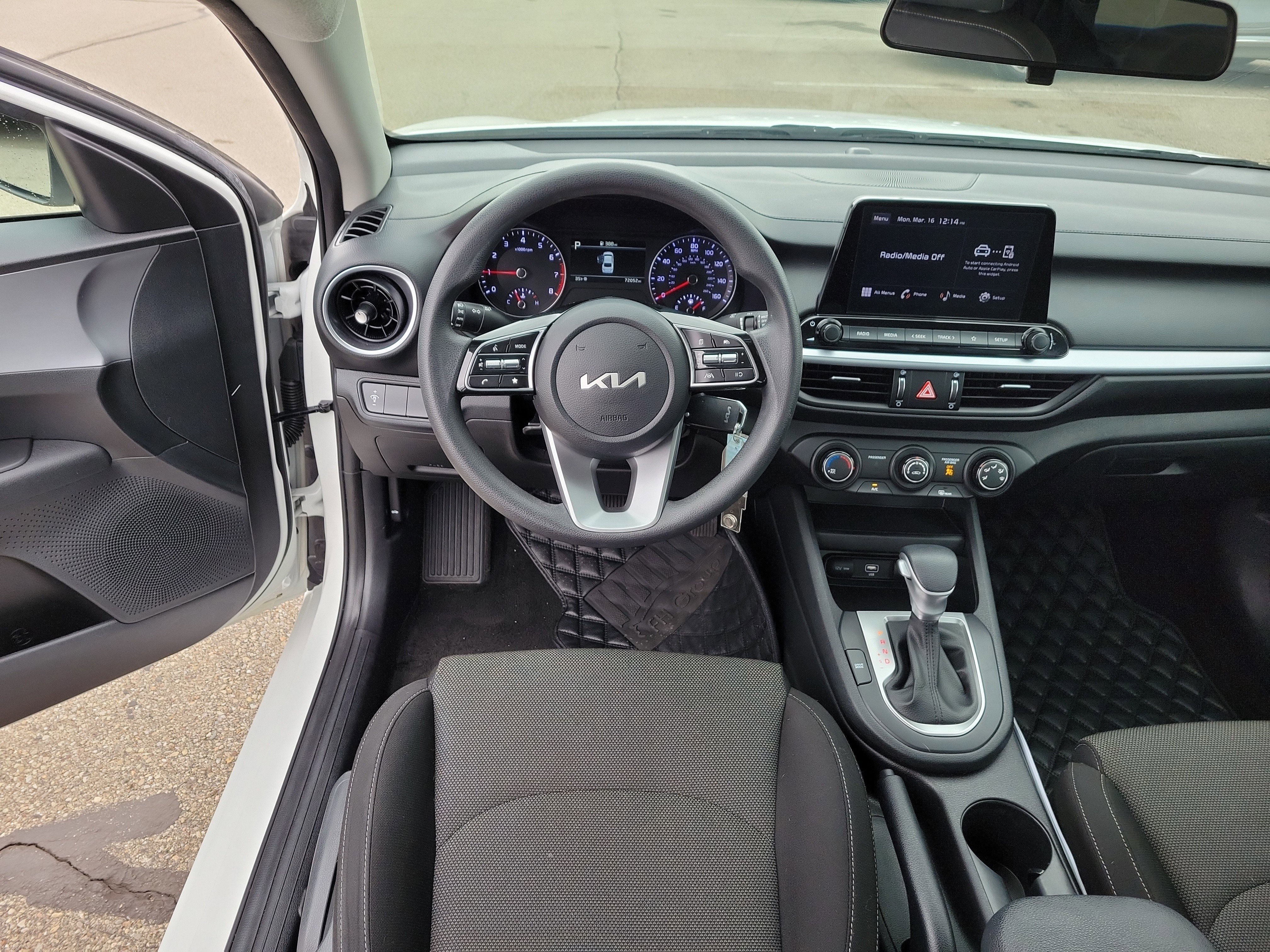 Used 2022 Kia Forte FE image 10