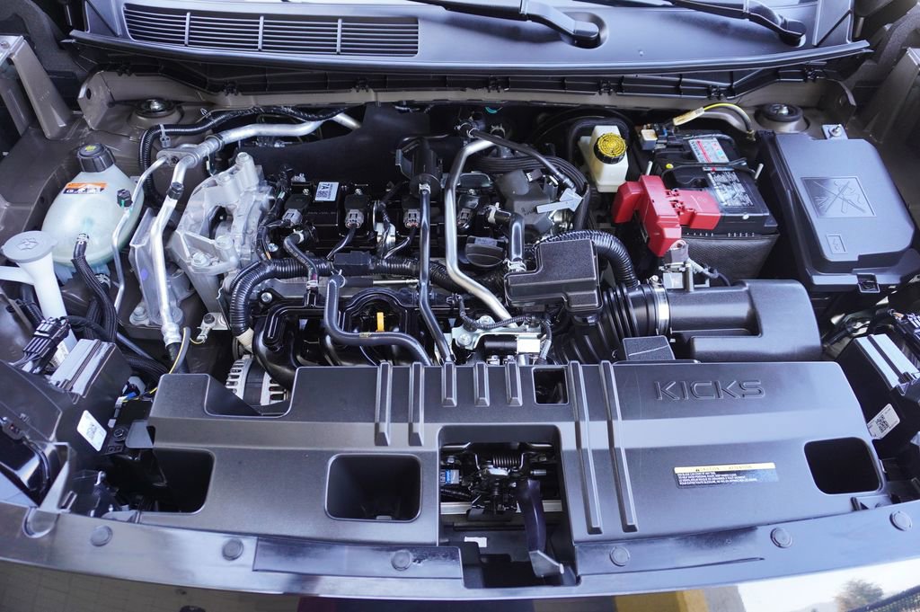 Used 2025 Nissan Kicks SR image 20