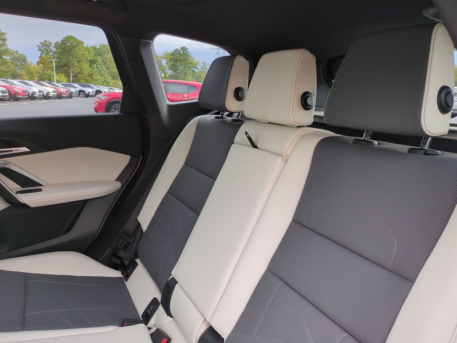 Used 2026 BMW X1 xDrive28i w/ Technology Package AWD/4WD image 30