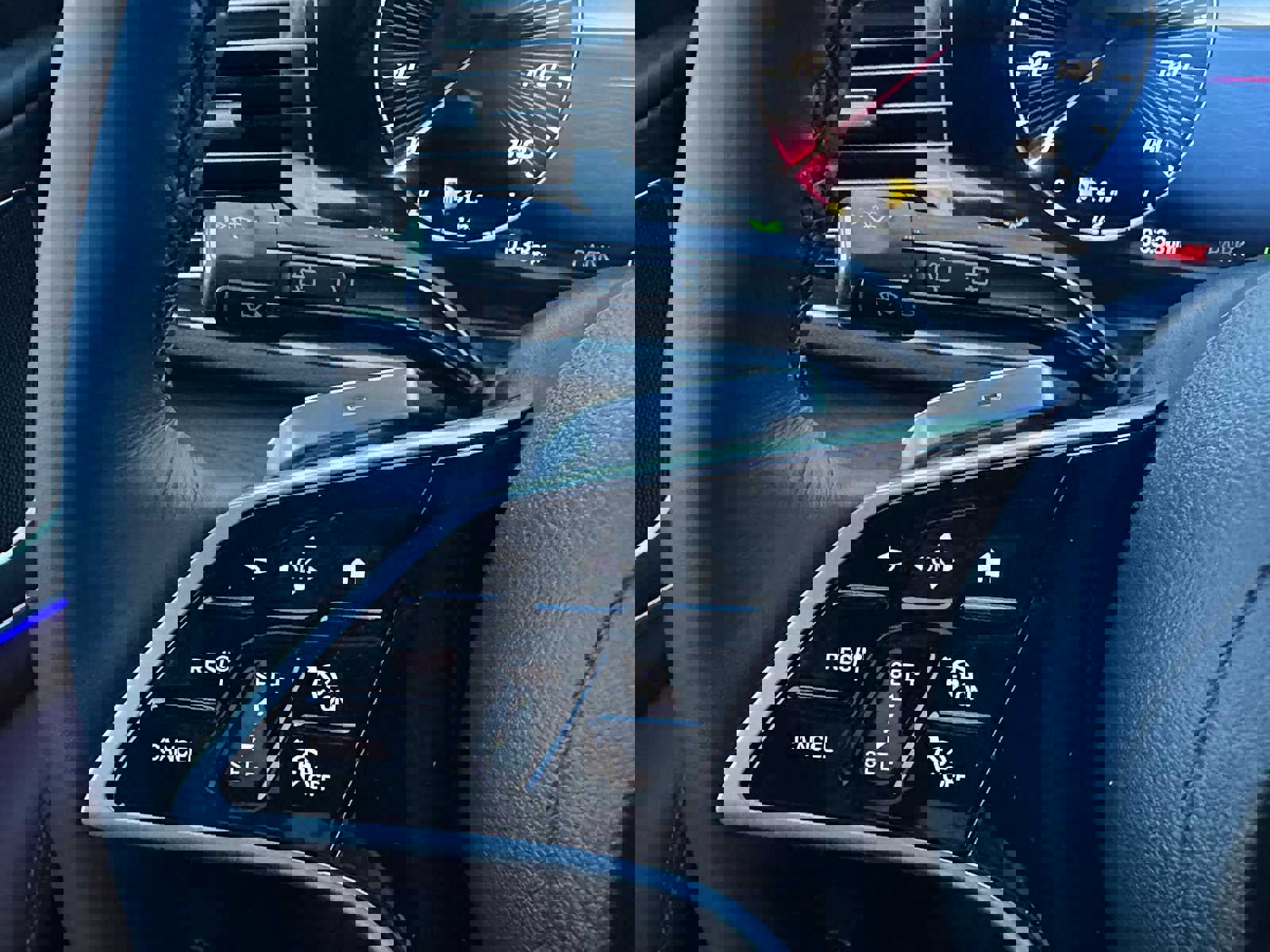 New 2026 Mercedes-Benz GLE 450e 4MATIC image 35