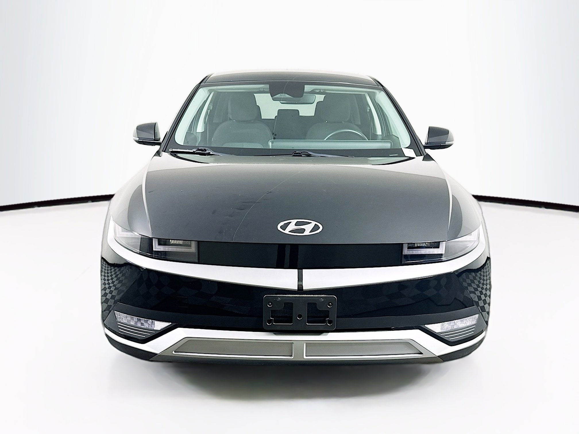 Used 2024 Hyundai Ioniq 5 SE AWD/4WD image 2