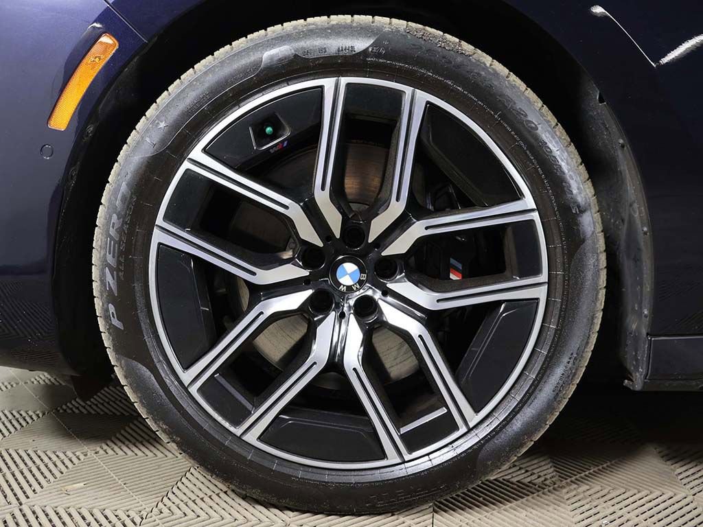 Used 2023 BMW 760i xDrive w/ Executive Package AWD/4WD image 24