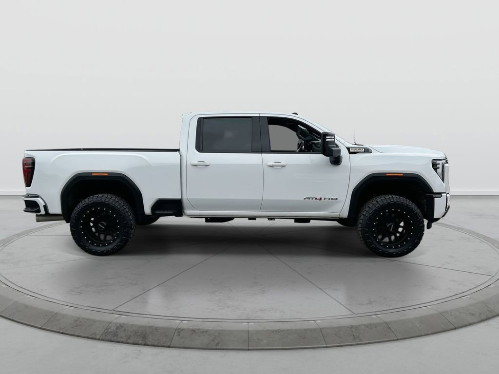Used 2024 GMC Sierra 2500 AT4 w/ Technology Package AWD/4WD image 9