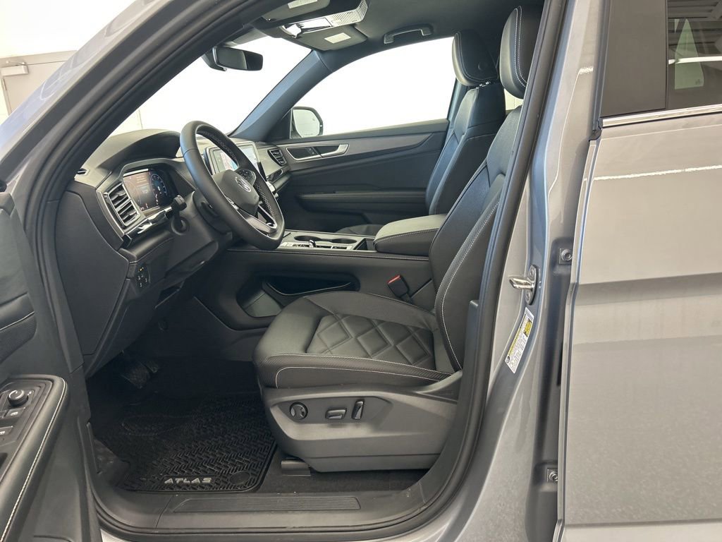 New 2026 Volkswagen Atlas Cross Sport SE AWD/4WD image 11