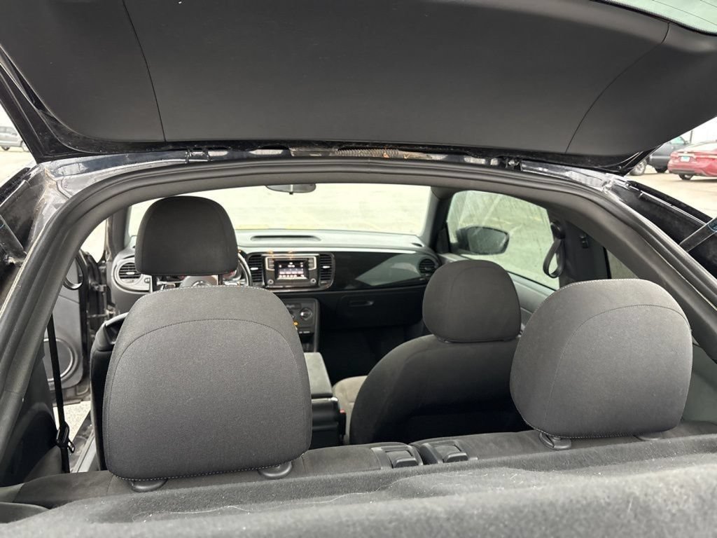 Used 2018 Volkswagen Beetle 2.0T S FWD image 42