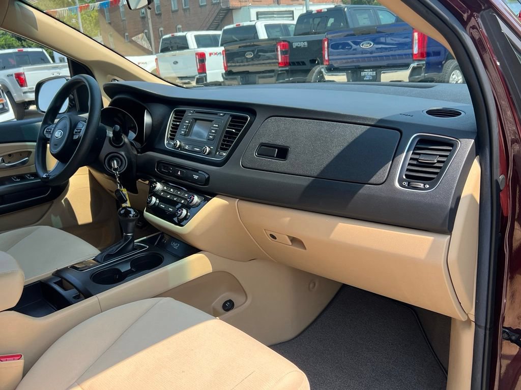 Used 2015 Kia Sedona LX w/ LX Convenience Package FWD image 19