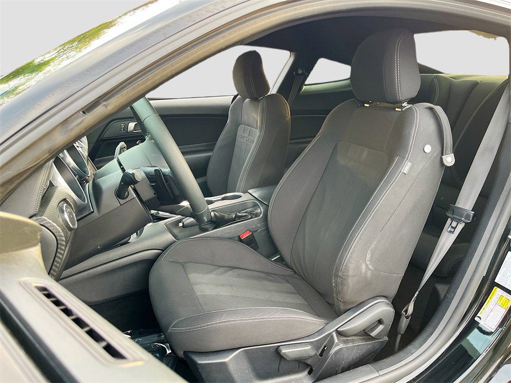 Used 2020 Ford Mustang Coupe image 19