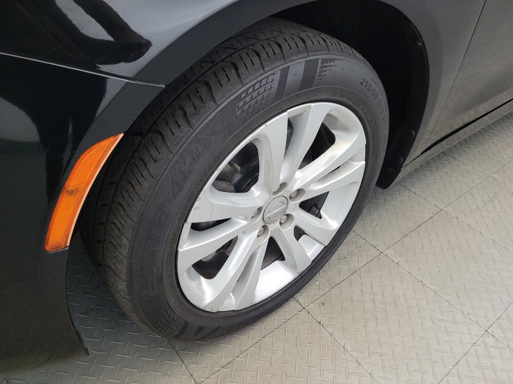 Used 2017 Chrysler 200 Limited Platinum FWD image 31