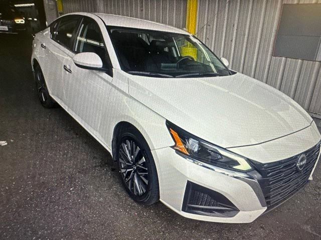 Used 2023 Nissan Altima 2.5 SV AWD/4WD image 11
