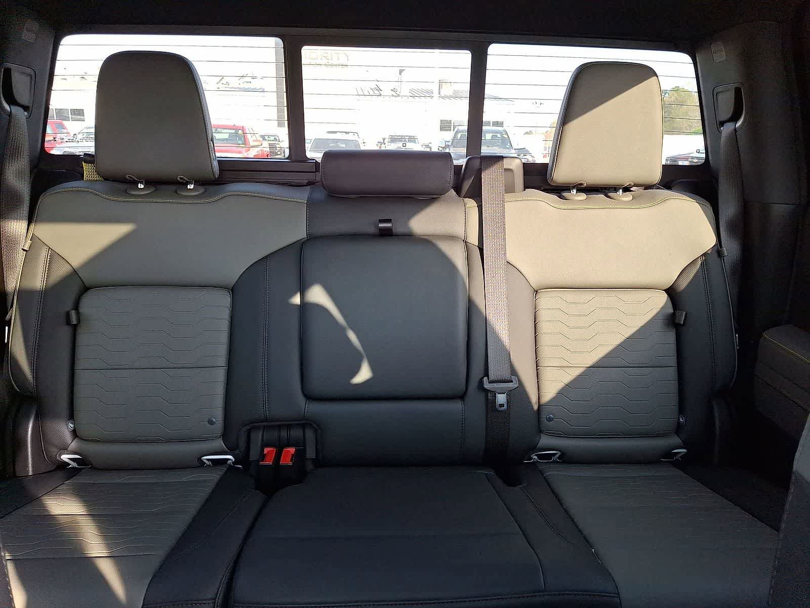 Used 2025 Chevrolet Silverado 1500 ZR2 w/ Technology Package image 14