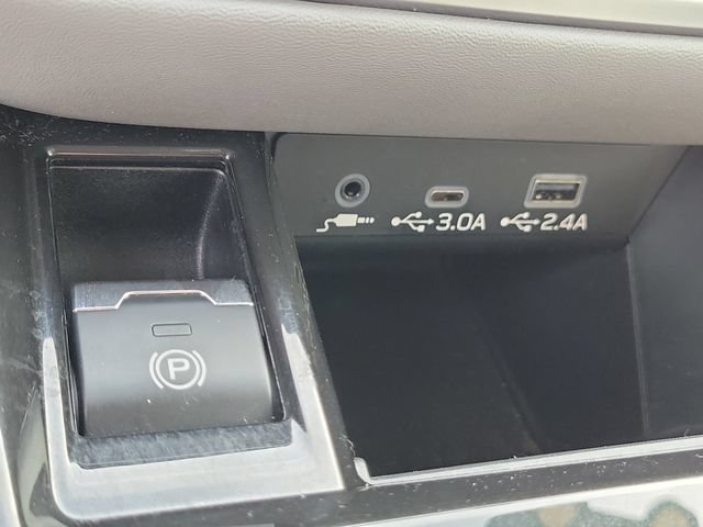 Used 2023 Subaru Outback Premium AWD/4WD image 34