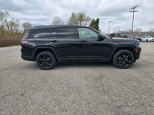 Used 2024 Jeep Grand Cherokee L Limited w/ Black Appearance Package image 2