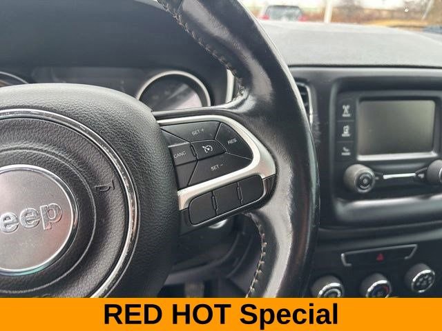 Used 2018 Jeep Compass Latitude FWD image 18