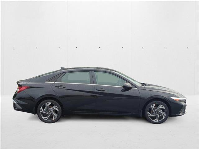 New 2025 Hyundai Elantra Limited FWD image 5