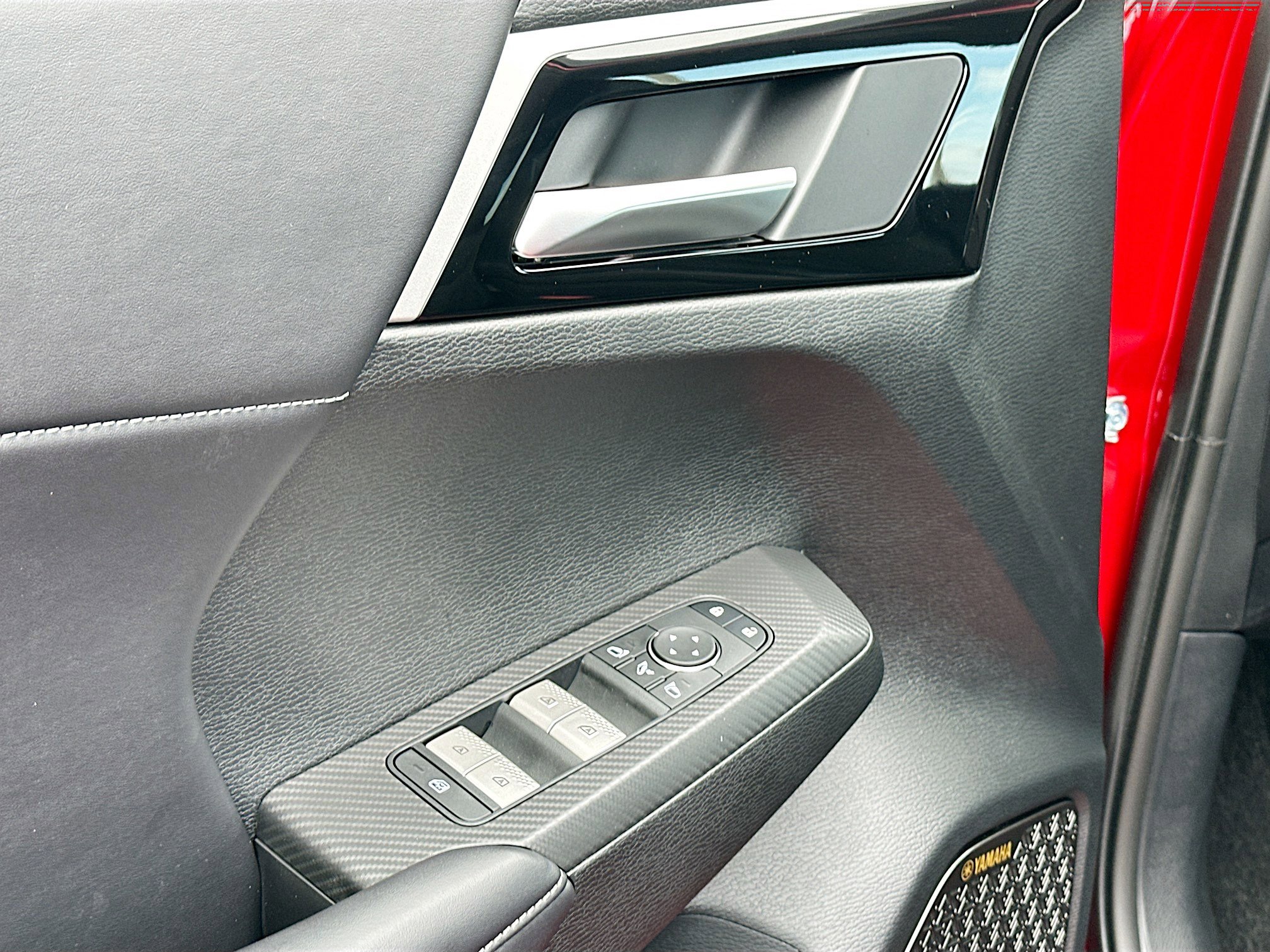 New 2026 Mitsubishi Outlander SE image 13