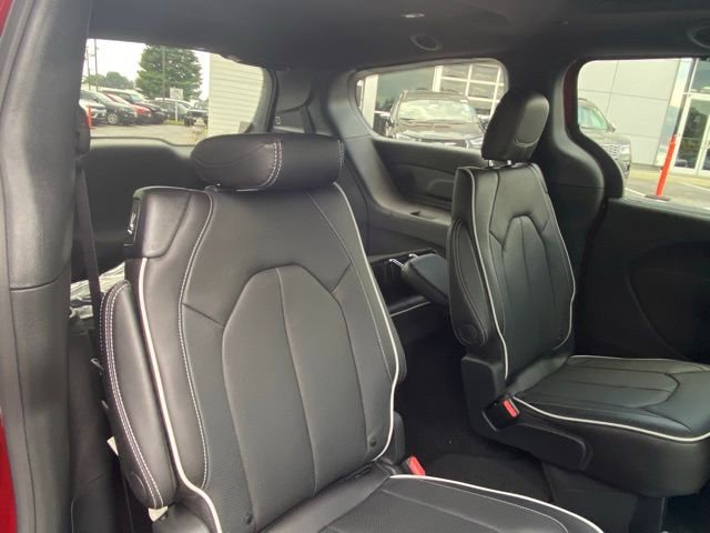 New 2026 Chrysler Pacifica Limited w/ S Appearance Package image 34