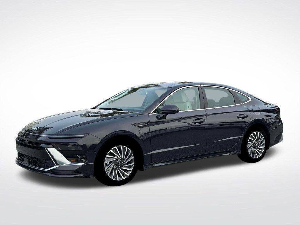 New 2026 Hyundai Sonata Limited FWD image 2