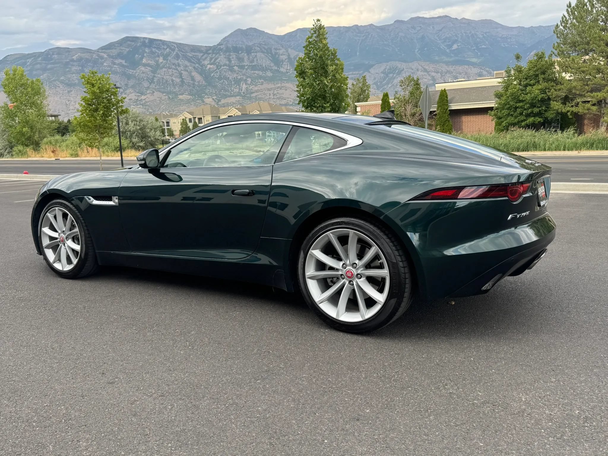 Used 2018 Jaguar F-TYPE Coupe RWD image 4