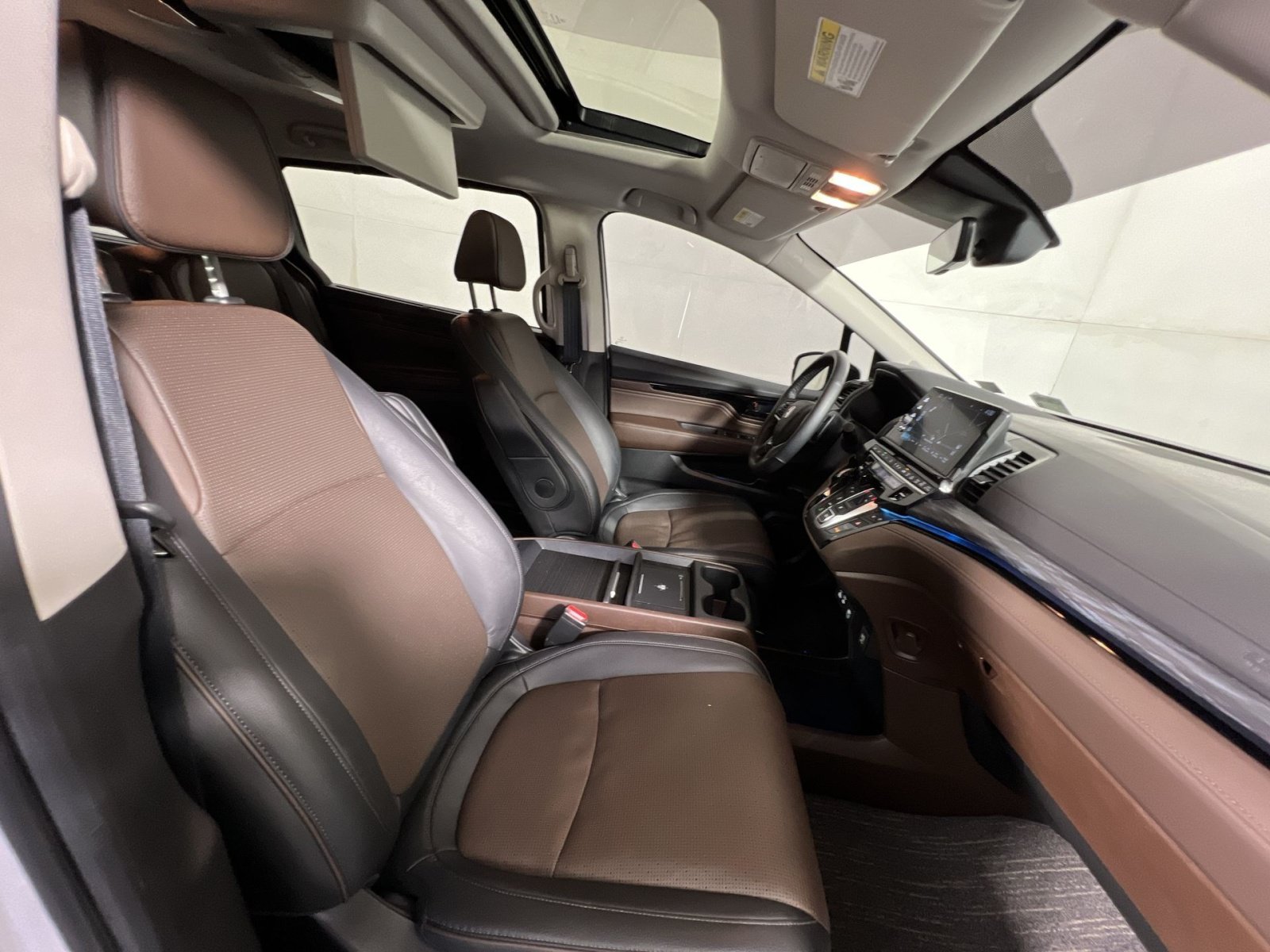 Used 2025 Honda Odyssey Elite image 28