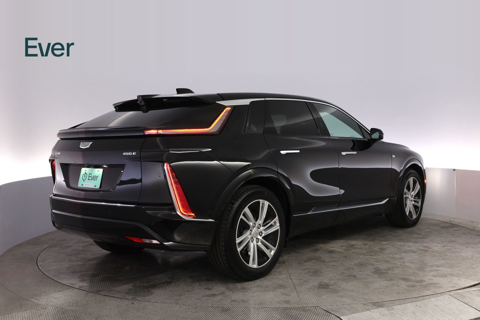 Used 2024 Cadillac Lyriq Tech RWD image 3