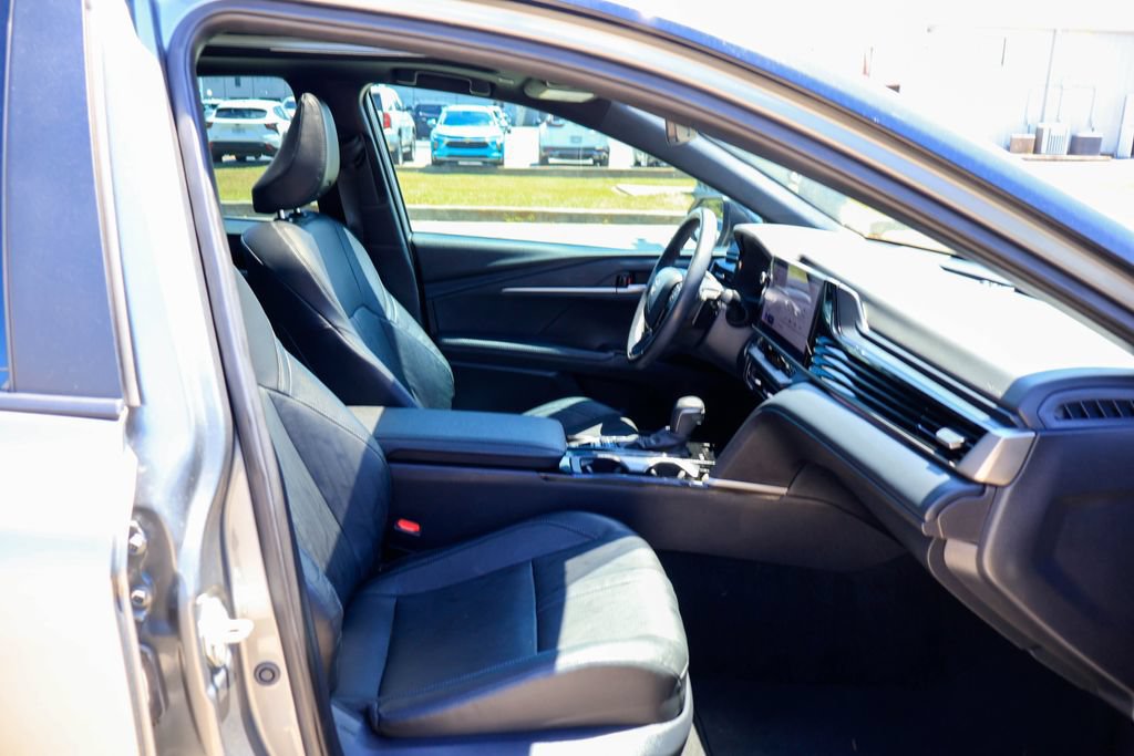 Used 2025 Toyota Camry XSE FWD image 10