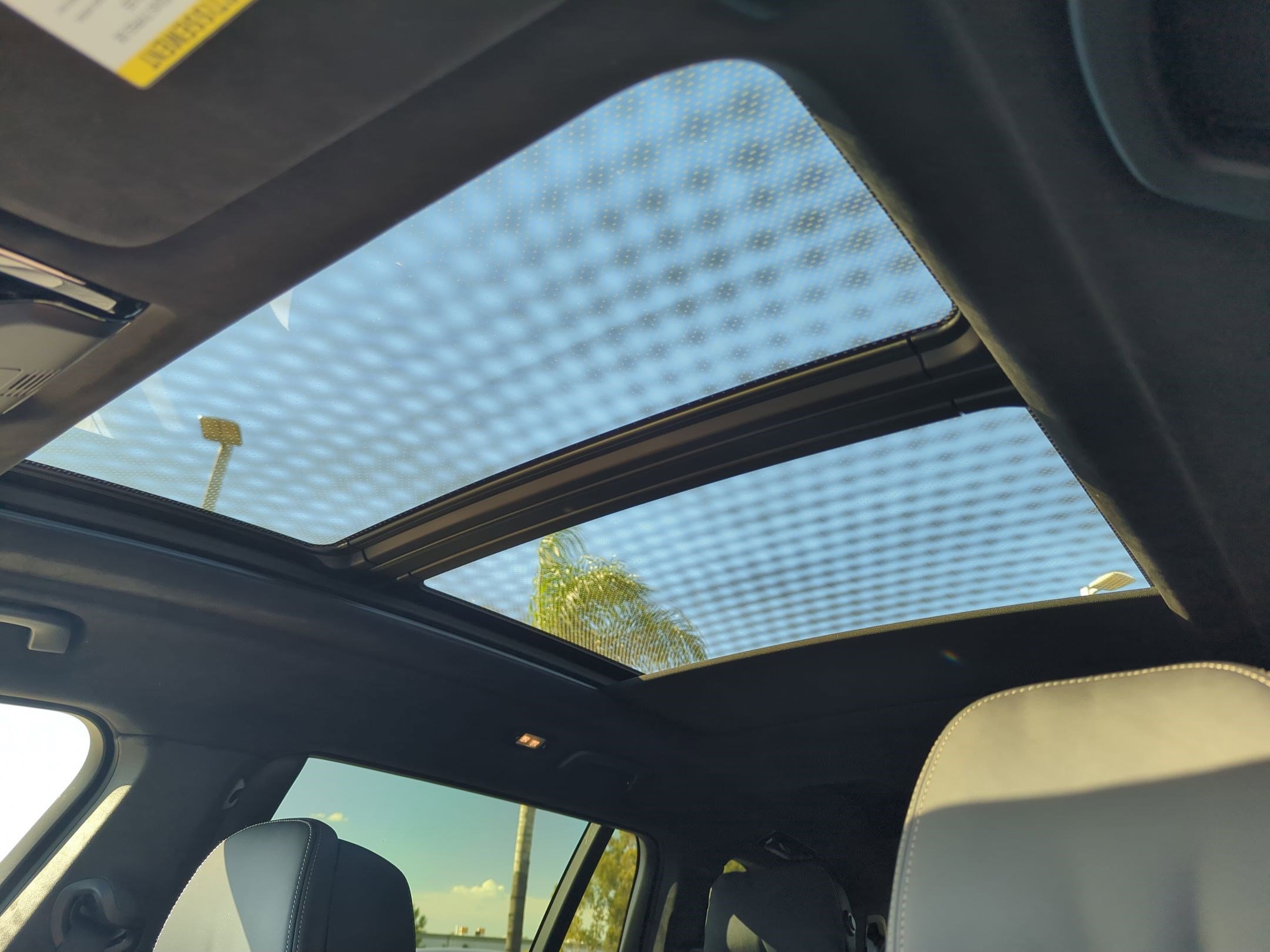 Used 2025 BMW X7 M60i w/ Executive Package image 28