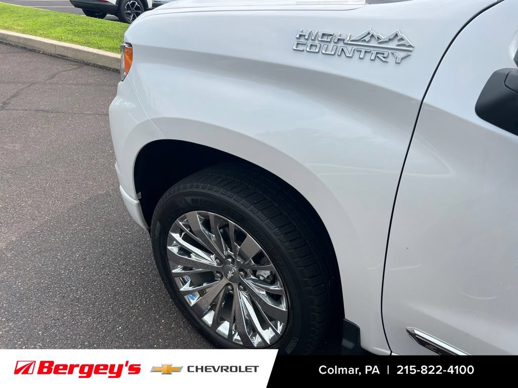Certified 2022 Chevrolet Silverado 1500 High Country w/ Technology Package AWD/4WD image 5