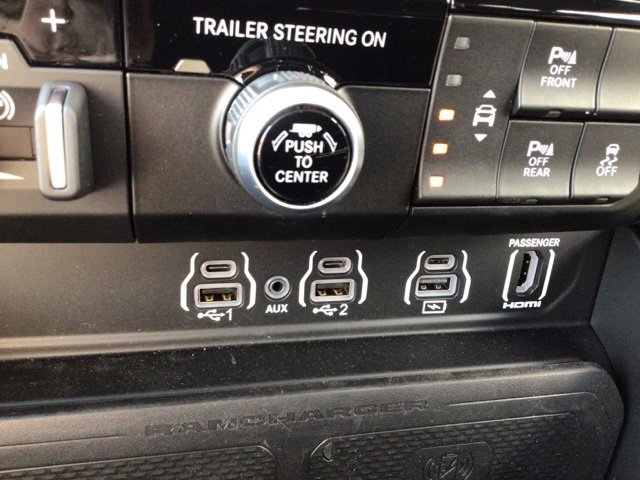 New 2025 RAM 1500 Limited w/ Trailer Tow Group image 10
