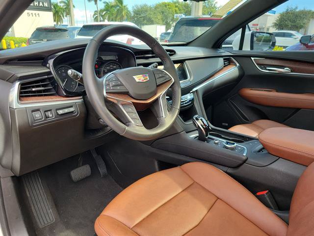 Certified 2022 Cadillac XT5 Premium Luxury w/ Technology Package FWD image 14