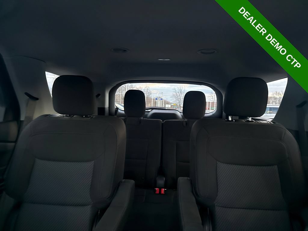 Used 2023 Ford Explorer XLT AWD/4WD image 41