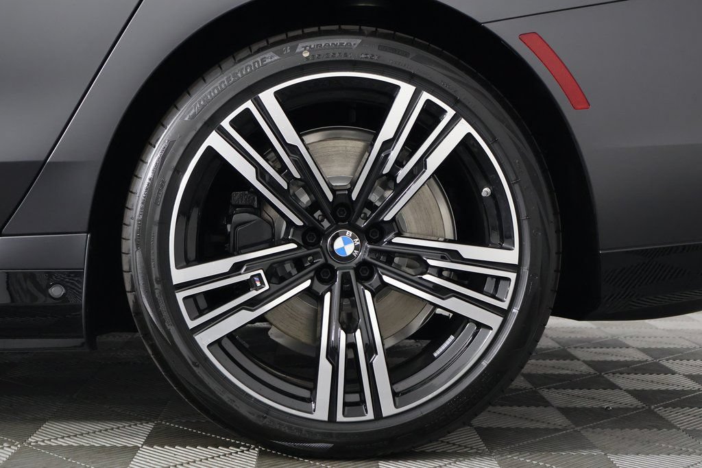 New 2026 BMW i7 eDrive50 w/ Executive Package RWD image 10