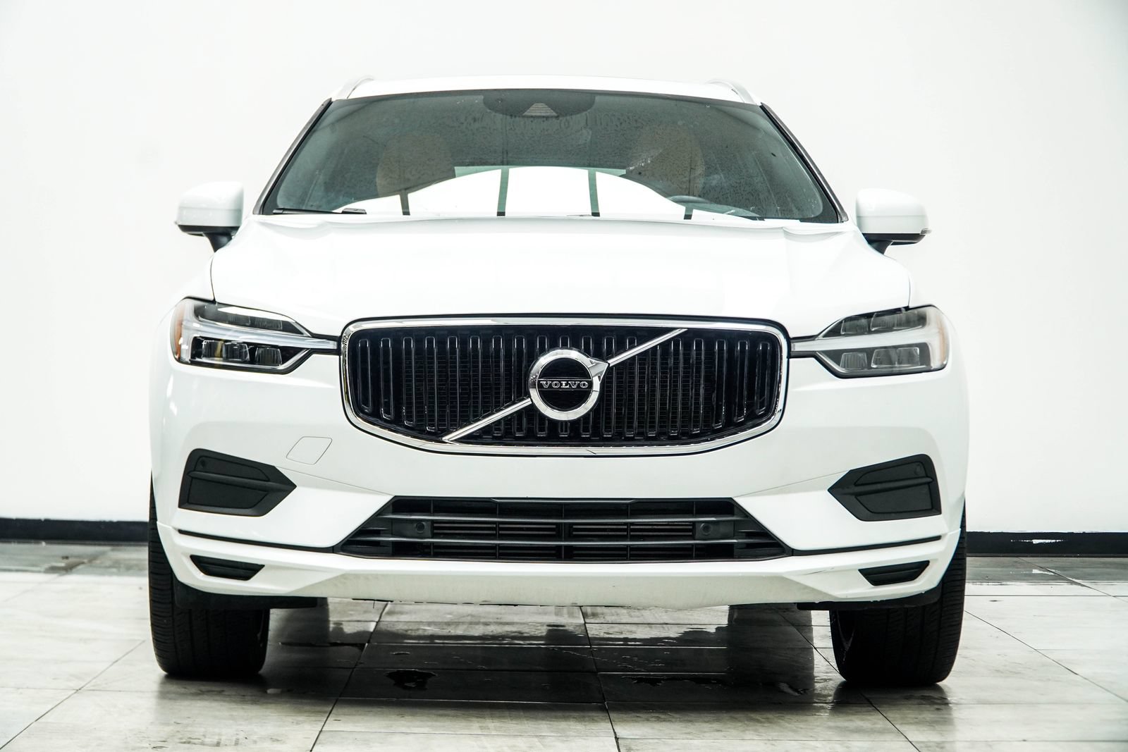Used 2020 Volvo XC60 T5 Momentum w/ Protection Package Premier AWD/4WD image 8