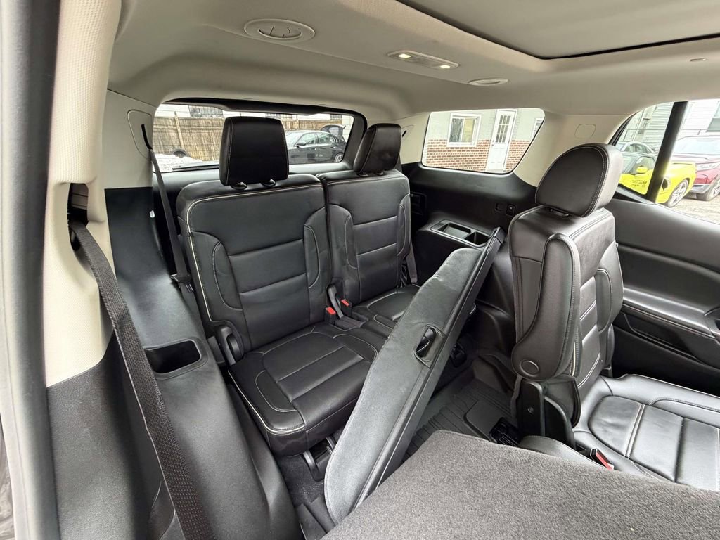 Used 2023 GMC Acadia Denali w/ Black Diamond Edition image 16