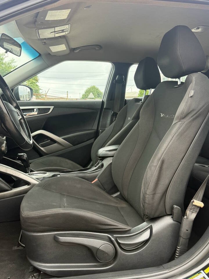 Used 2017 Hyundai Veloster FWD image 17