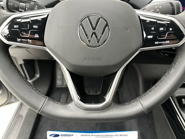 Certified 2025 Volkswagen ID.4 Pro AWD/4WD image 14