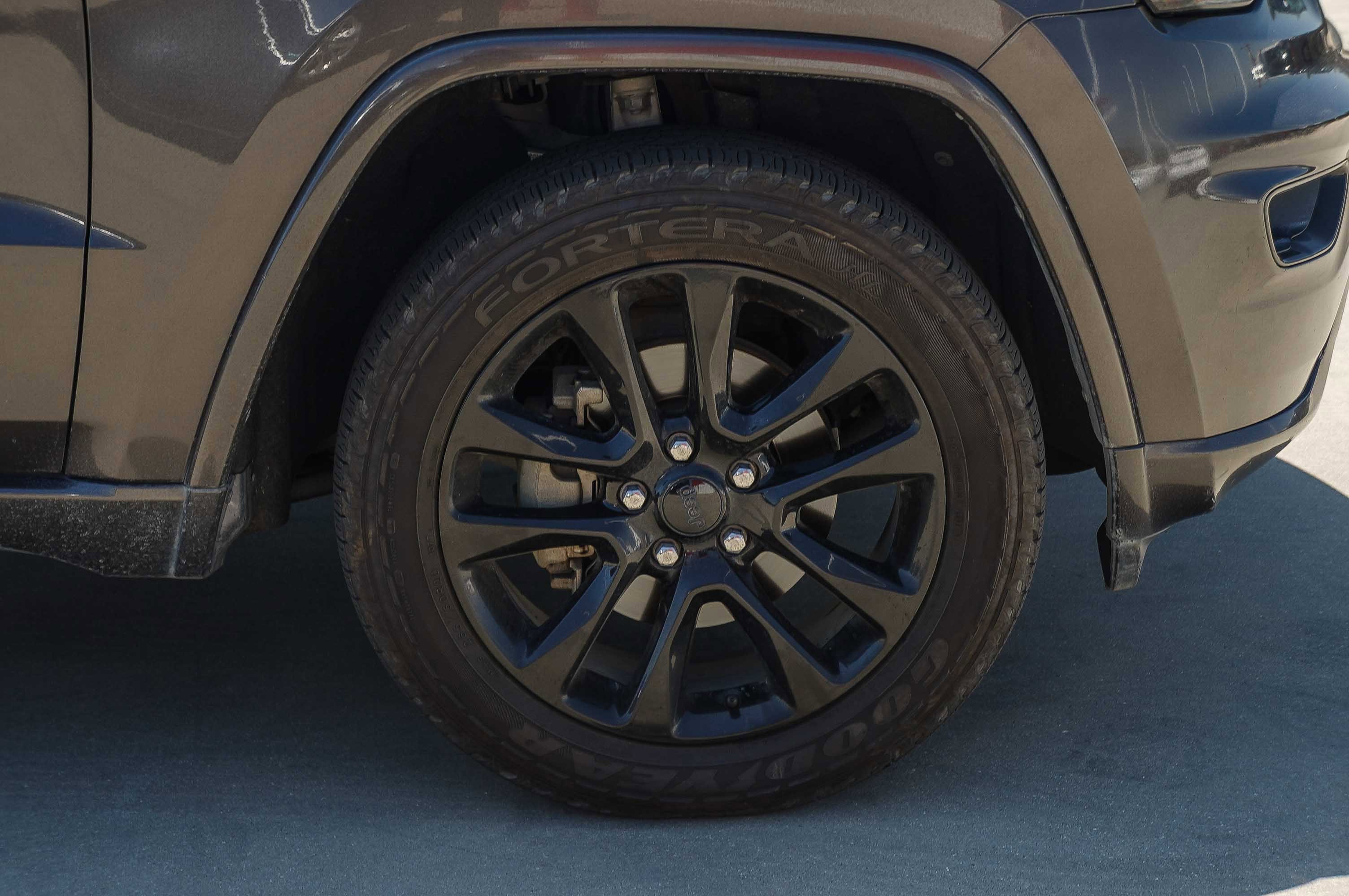 Used 2020 Jeep Grand Cherokee Altitude AWD/4WD image 11