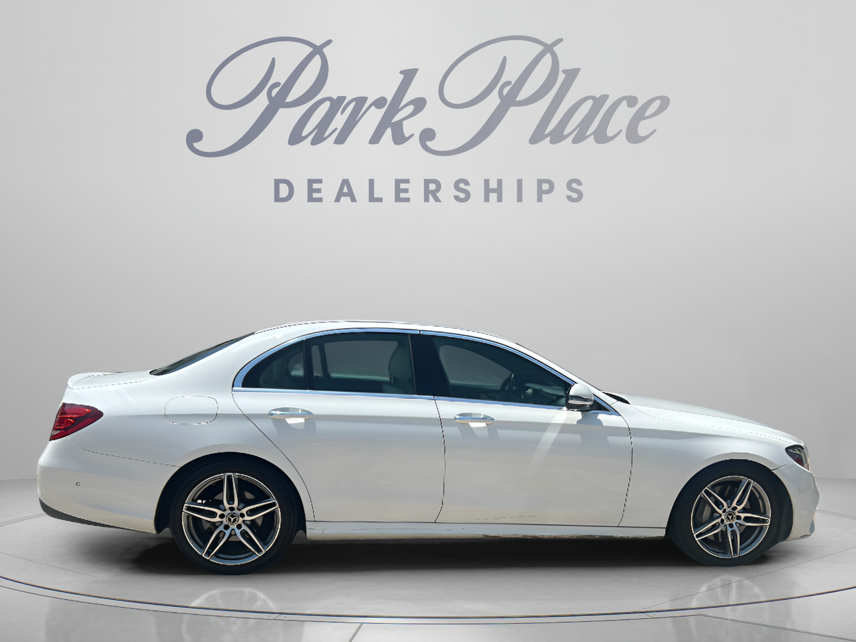 Used 2018 Mercedes-Benz E 300 image 6